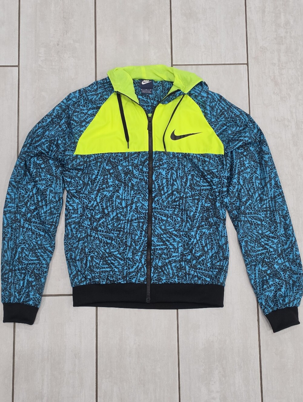 NIKE Windrunner Windbreaker Jacket Neon Yellow Blue Graphic Allover Print Hooded